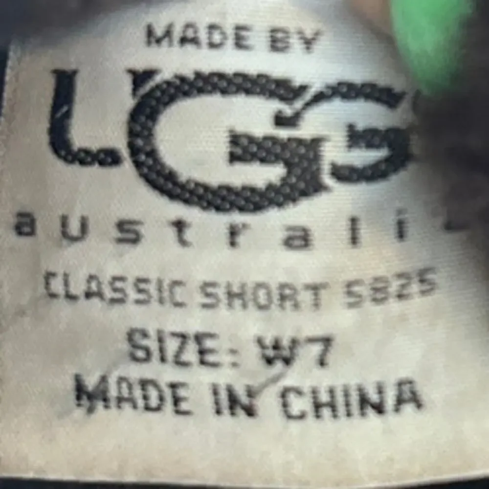 UGG Australia - Classic Short - Boots - Brown - Women's - 7 - S/N 5825